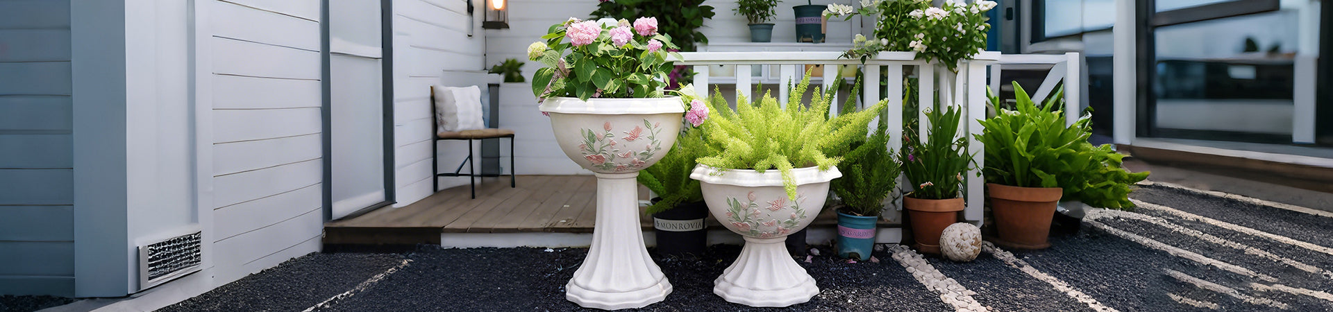 Planters / Garden Decor