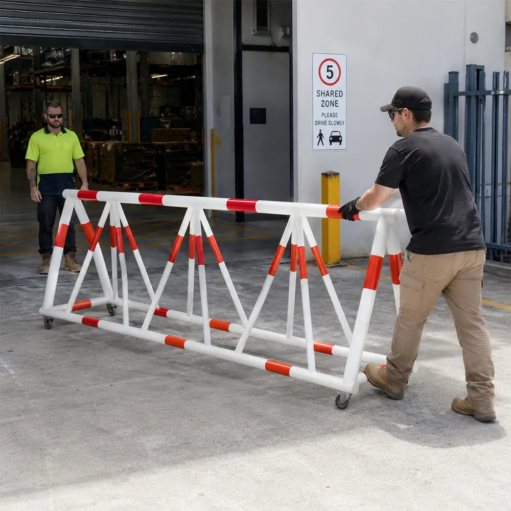 GROVIA Mobile Safety Barricade 3/4m Heavy Duty Steel Road Barrier with Yellow Black Warning Design for Construction Area - Red & White
