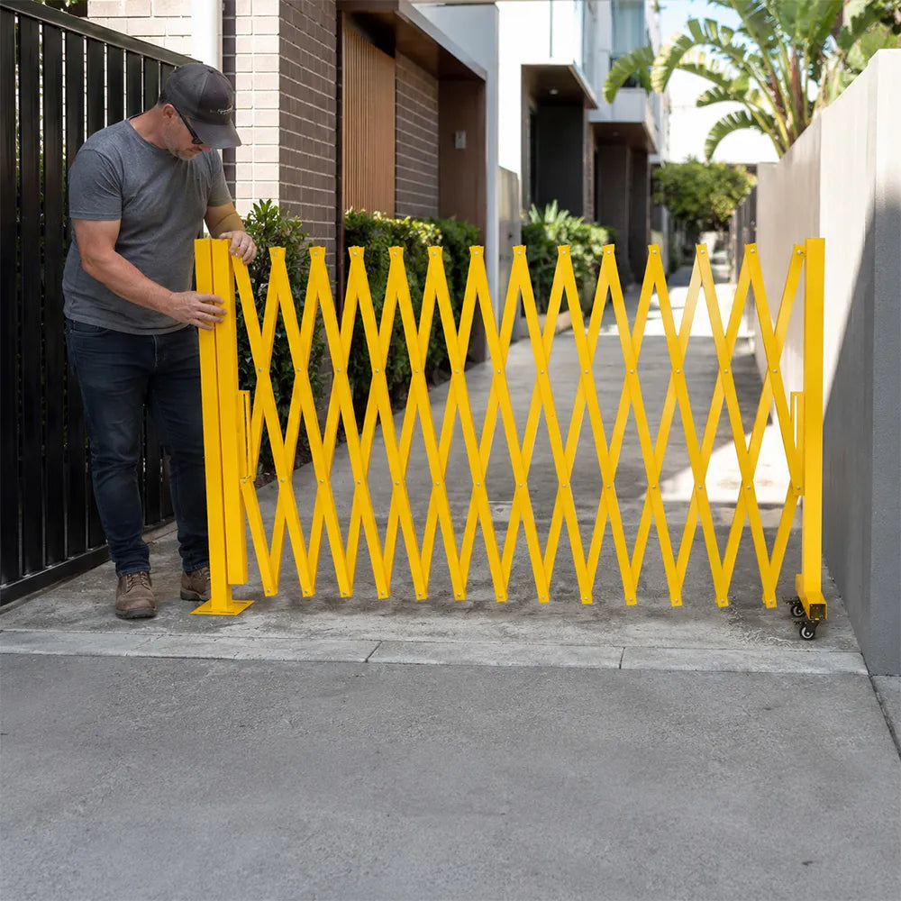 GROVIA Retractable Safety Barrier Gate 1.2m Height x 5m Expandable Steel Folding Fence for Factory Construction Area - Yellow