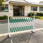 GROVIA Retractable Safety Barrier Fence 1.2m Height x 2.5m Expandable Steel Folding Gate with Warning Design for Outdoor Area - Green & White