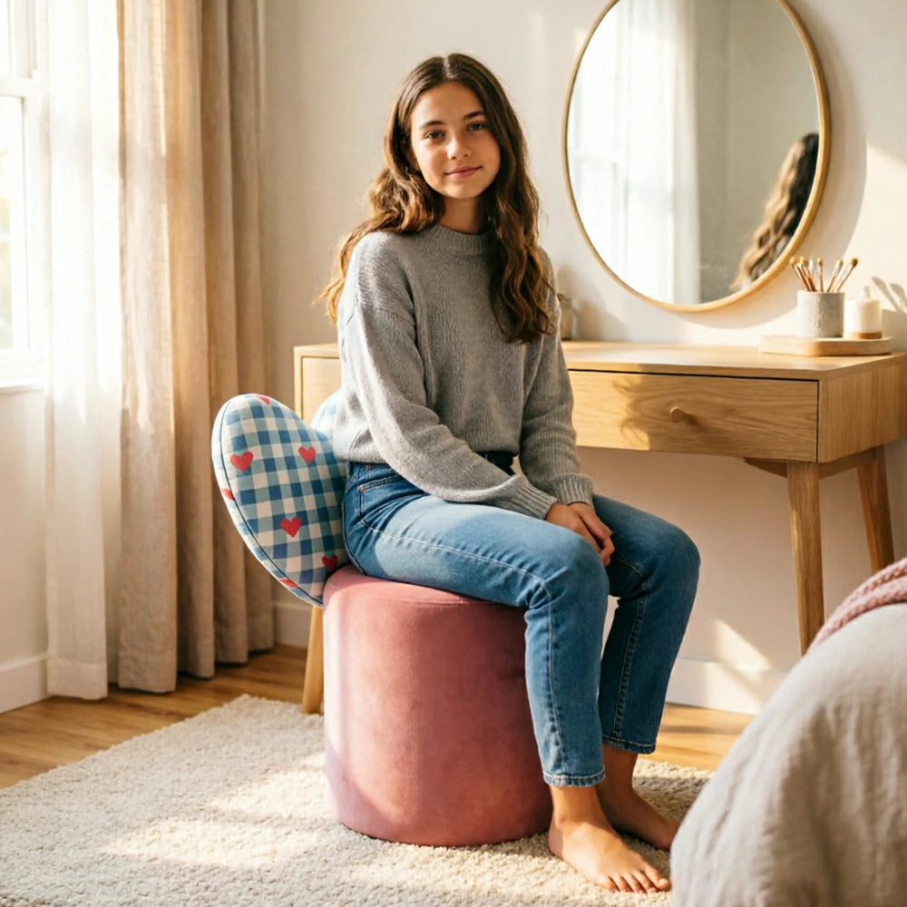 LIVARA Accent Chair - Heart Backrest with Soft Velvet Upholstery and Solid Wood Frame, Cute Swivel Makeup Chair for Bedroom & Dressing Area - Pink