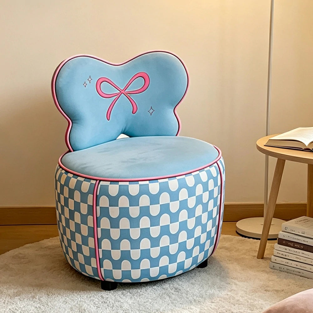 LIVARA Lounge Chair - Butterfly Backrest with Soft Velvet Upholstery and Solid Wood Frame, Cute Accent Chair for Living Room & Bedroom - Blue