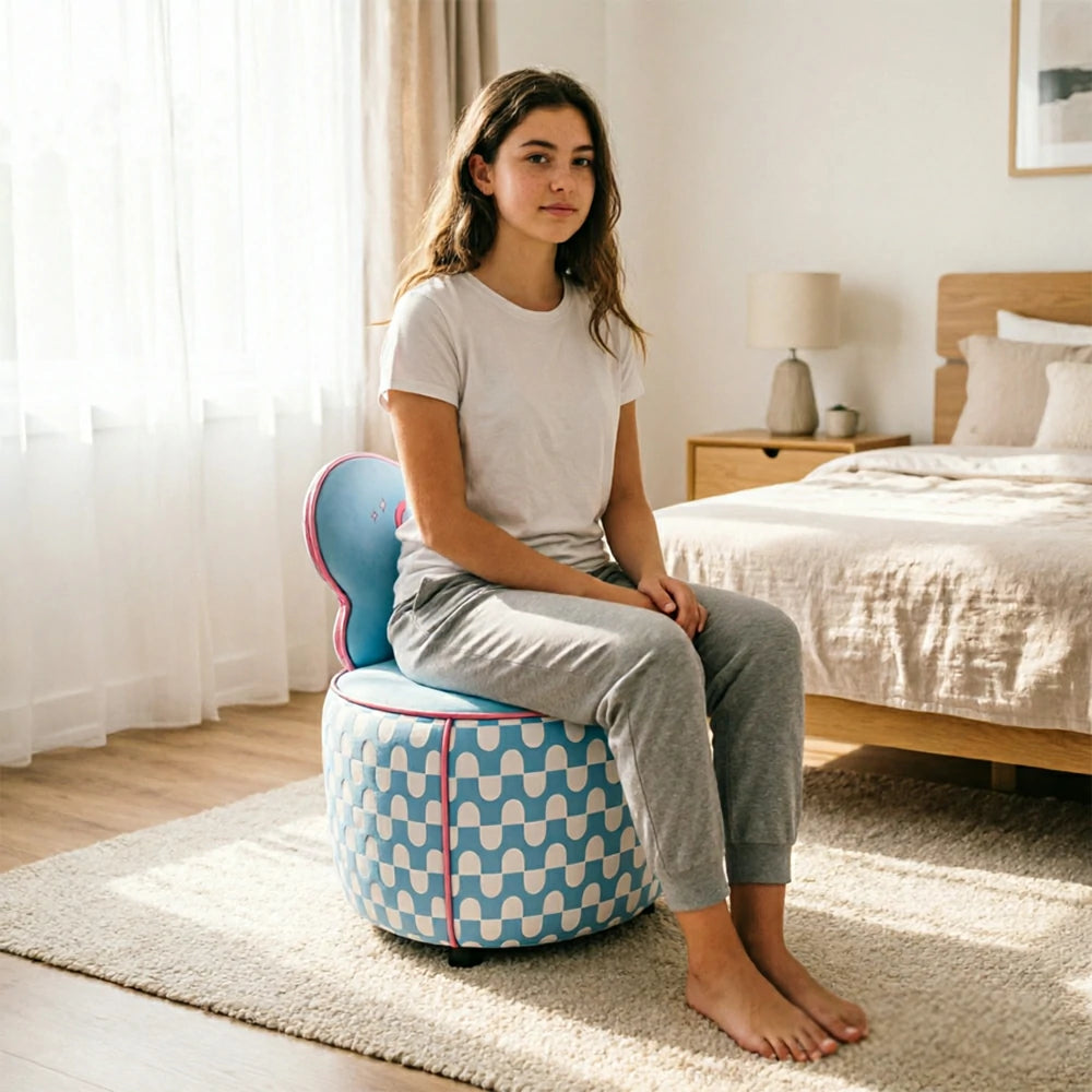 LIVARA Lounge Chair - Butterfly Backrest with Soft Velvet Upholstery and Solid Wood Frame, Cute Accent Chair for Living Room & Bedroom - Blue