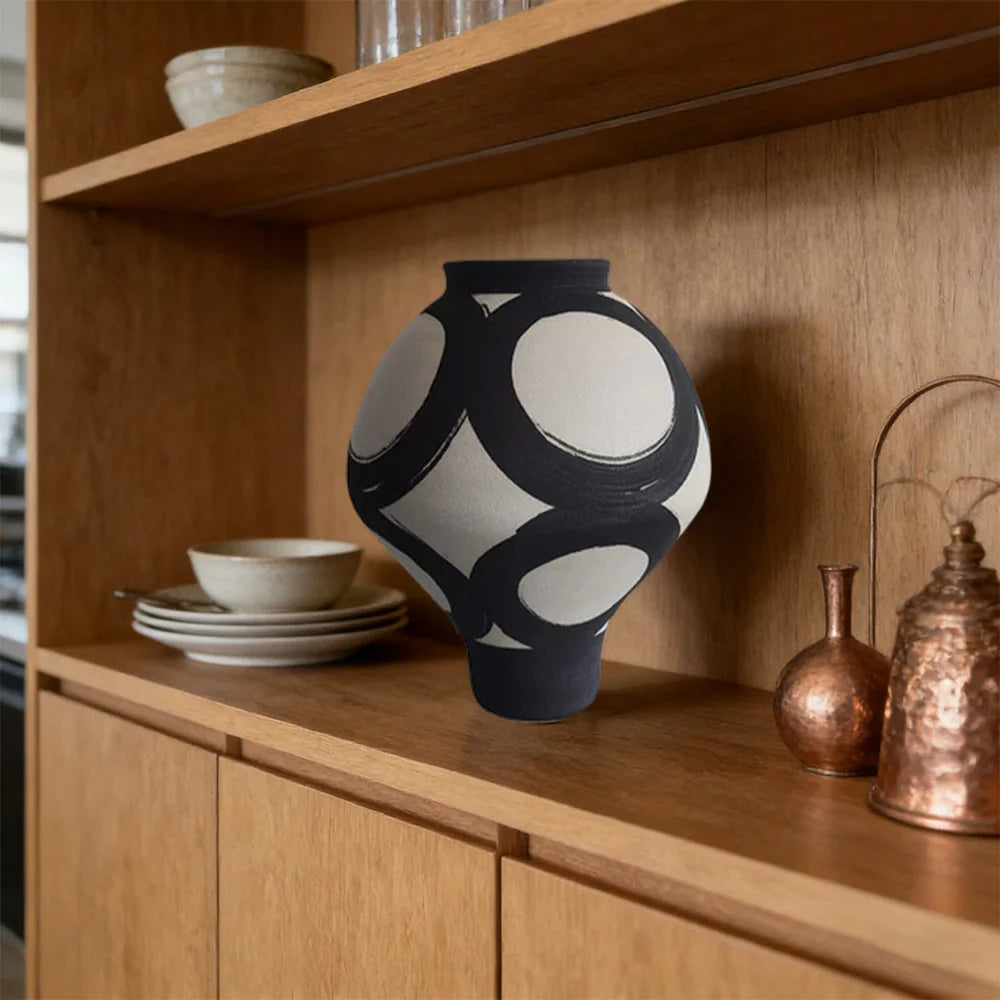 LIVARA Ceramic Vase Ornament Matte Ceramic Stable Glaze Structure Designed for Long-Term Display