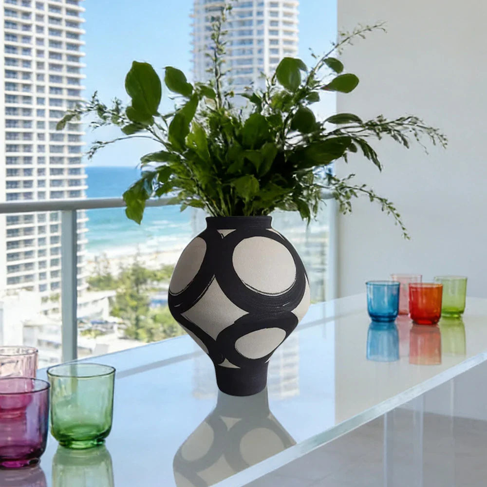 LIVARA Ceramic Vase Ornament Matte Ceramic Stable Glaze Structure Designed for Long-Term Display
