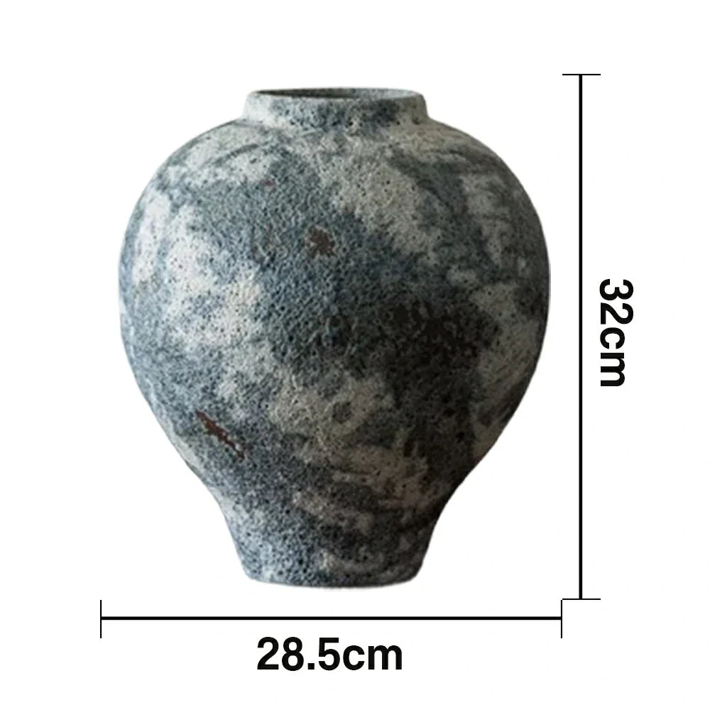 LIVARA Ceramic Vase Decor Display Artistic Design Matte Ceramic Moon-Shaped Handcrafted