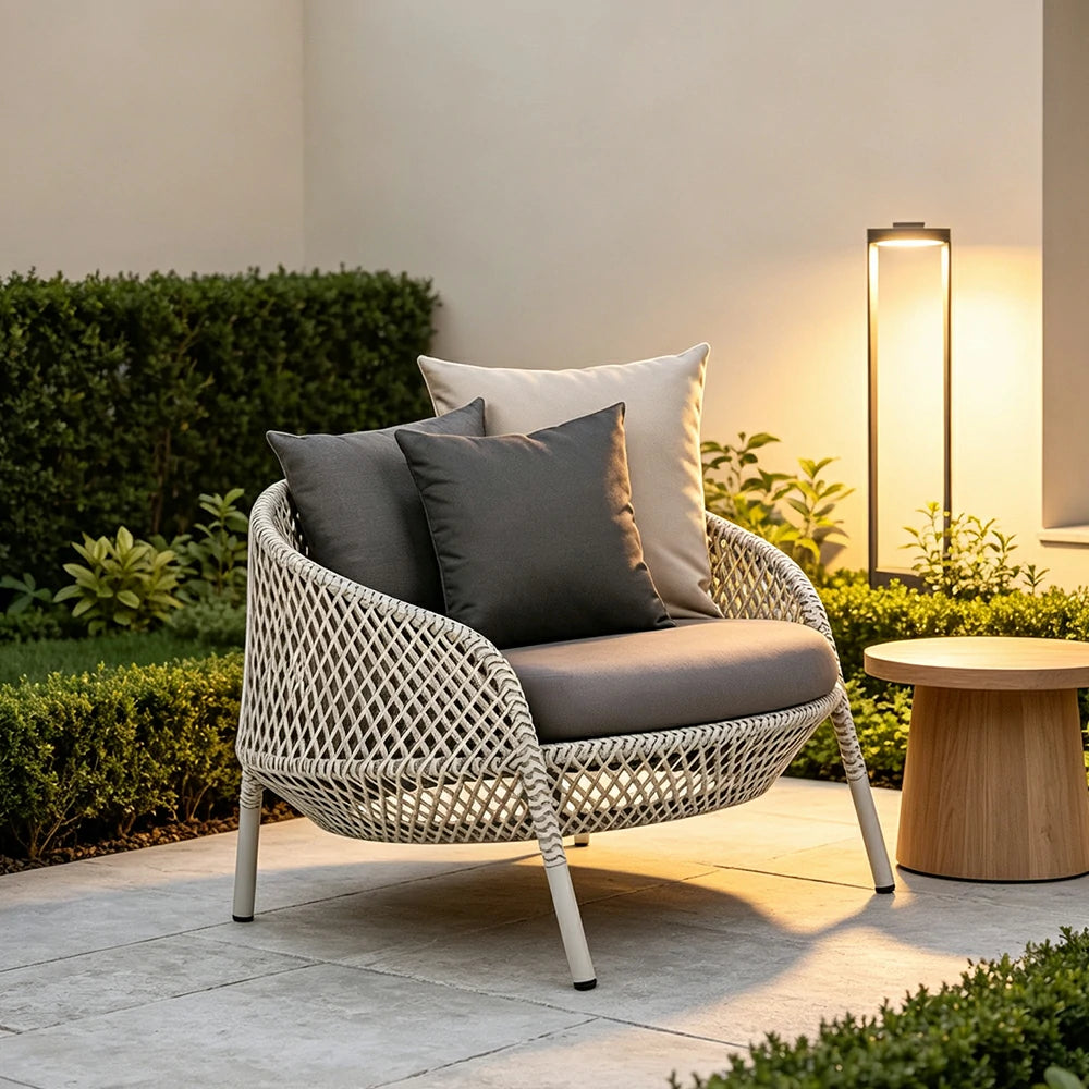 SOLARA Nordic Outdoor Rattan Lounge Chair PE Rattan Thickened Aluminium Frame for Patio Balcony Garden - White
