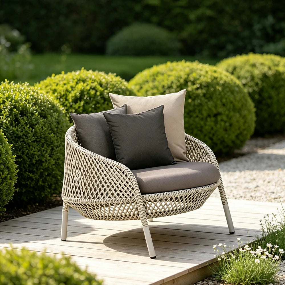 SOLARA Nordic Outdoor Rattan Lounge Chair PE Rattan Thickened Aluminium Frame for Patio Balcony Garden - White