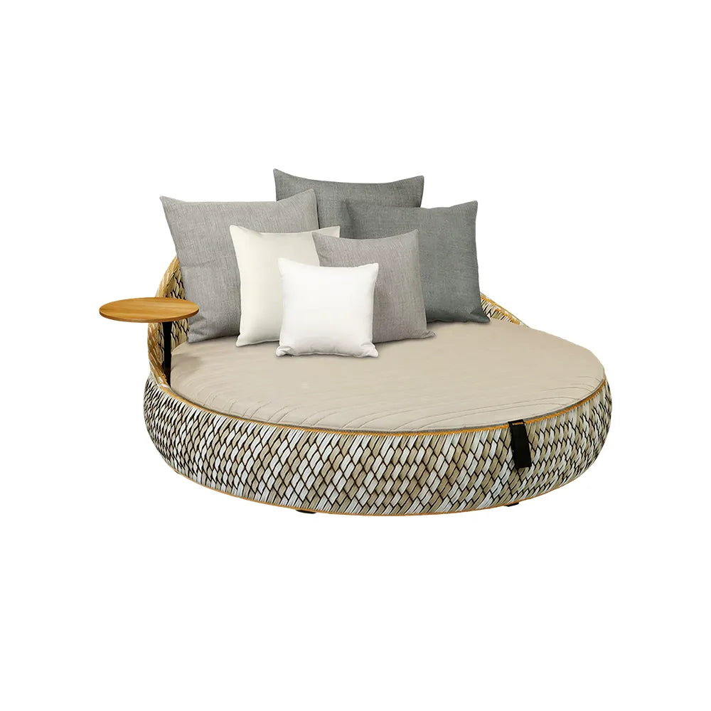 SOLARA Outdoor Wicker Daybed with Cushioned Mattress and Round Design for Patio Garden Poolside Relaxing Space - Beige