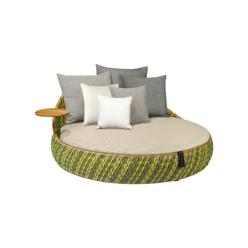 SOLARA Outdoor Wicker Daybed with Cushioned Mattress and Round Design for Patio Garden Poolside Relaxing Space - Green