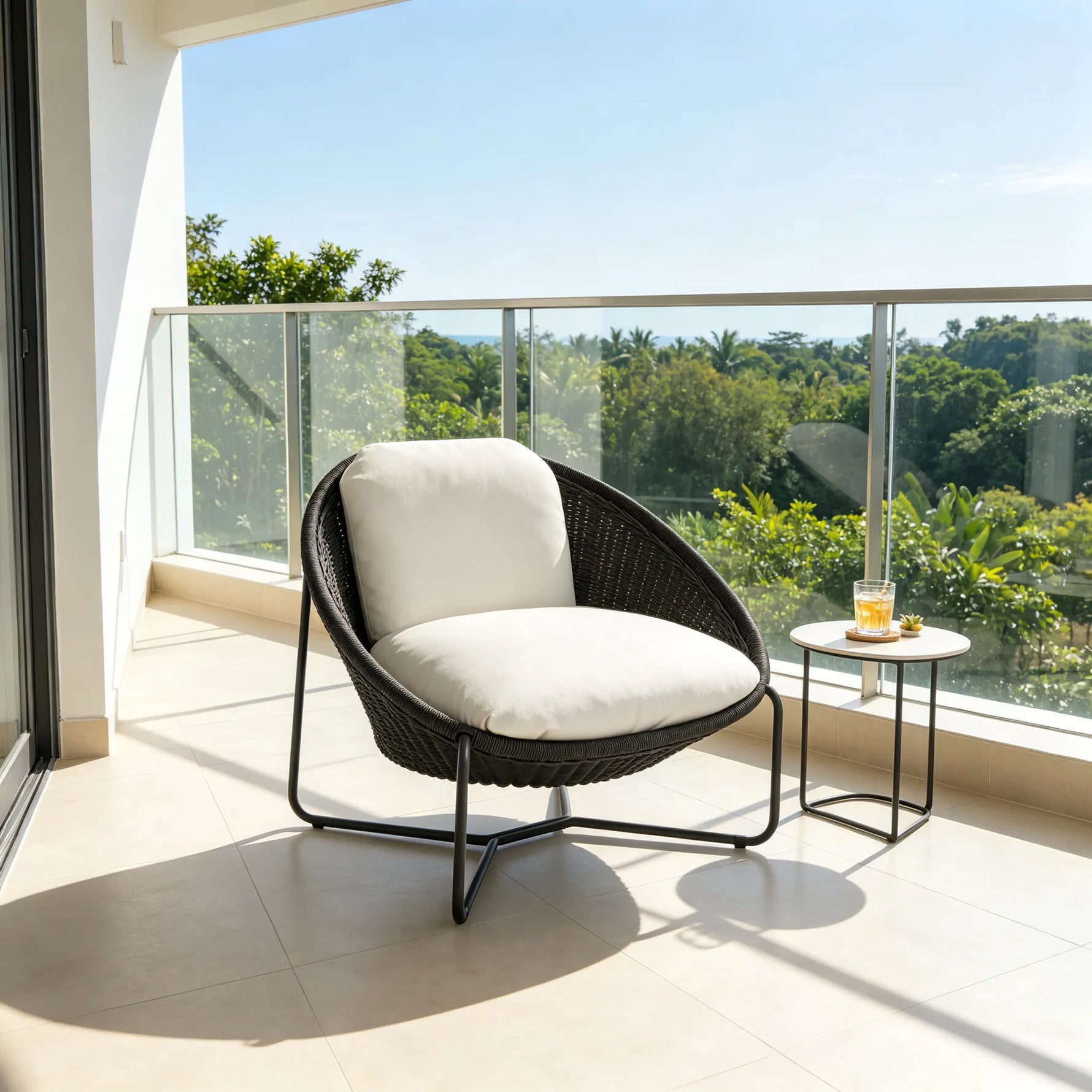 SOLARA Modern Outdoor Rattan Lounge Chair Hand-Woven Rattan Aluminium Frame Thick Cushion for Patio Balcony Garden - Brown