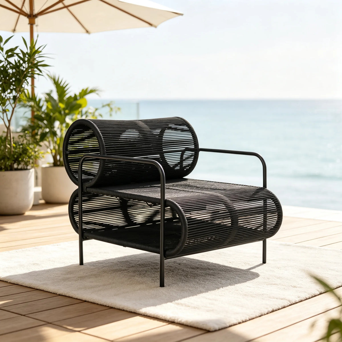 SOLARA Modern Outdoor Rattan Lounge Chair Hand-Woven Rattan Aluminium Frame for Patio Balcony Garden - Black